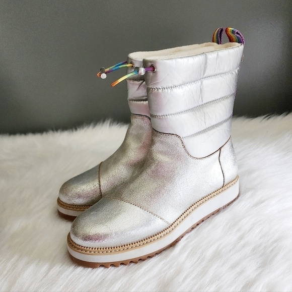 *NWOB* Toms McKenna Silver Astro Boot - Picture 2 of 7